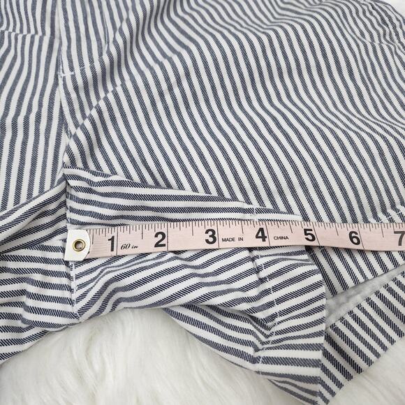 Old Navy Size 2 Everyday Mid-Rise Navy & White Striped Shorts - Picture 7 of 9